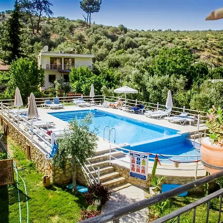 Flower 2 מלון דירות 3*